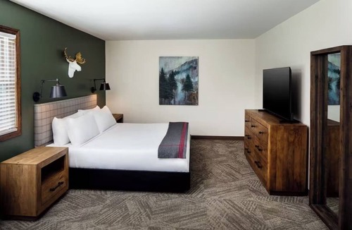 Schroon Lake Hotel | Experience Adirondack Charm | Just Steps from the Schroon Lake | Onsite Pool