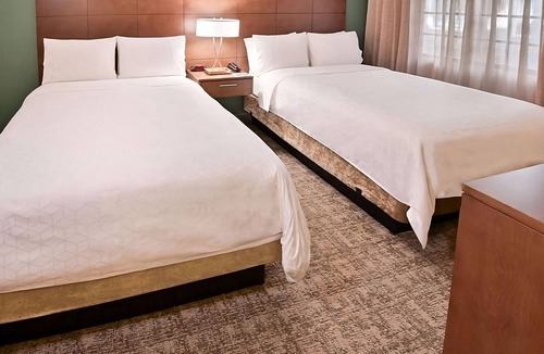 Plantation Hotel | Explore Sawgrass Mills! 2 Large Rooms w/Full Kitchens! Free Breakfast! Pool!