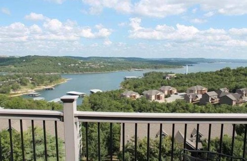 Indian Point Condo | Fantastic Lake View Condo Next Door to Silver Dollar City with Free Tickets