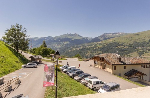 Montchavin Apartment | Cozy central studio, balcony, near slopes