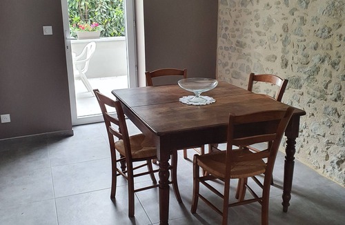 Ceyzerieu House | Gîte " Aux Portes Du Marais " 4/5 Personnes 3 *