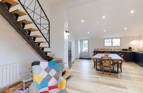 Les Salles-De-Castillon House | Gîte de Lamour – Charm, Private Garden and Welcoming Stay in the Heart of Saint-Émilion