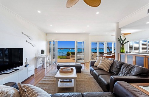 Corlette House | H3 Port Stephens - Absolute Waterfront Luxury