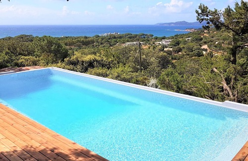 Porto-Vecchio Villa | House 4/6 Peop Pool 3 bathrooms. Pedestrian access to the beachs of Palombaggia.