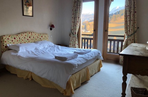 Combloux Ski Chalet | Huge Chalet in Combloux, sleeps up to 14, 5mins access to huge Evasion ski area.