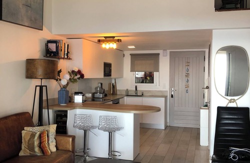 Espero-Pax House | JdV Holidays Maison Saponaire - sea views and walking to beach & restaurants