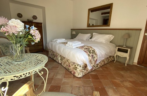 Le Somail Bed & Breakfast | La Bergerie Antoine Olivier King Room - Deluxe South of France Experience