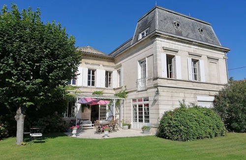 Libourne House | Large family house in Libourne with beautiful garden and swimming pool