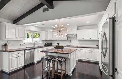 Rancho Palos Verdes House | Luxurious 6BR Retreat in Palos Verdes - Main House and a Premier Back House