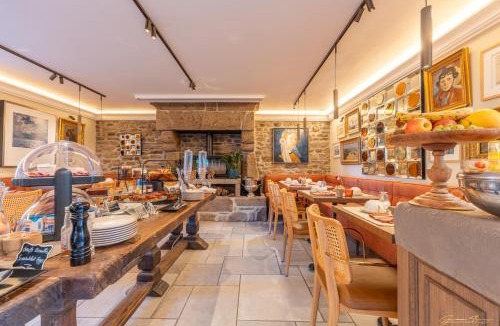 Cancale Hotel | Manoir Des Douets Fleuris