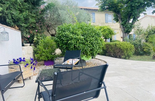 Tarascon House | mas
