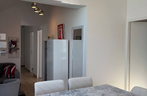 Avrille Apartment | Modern and cosy 5 large bedrooms garden near Terra Botanica parking Angers