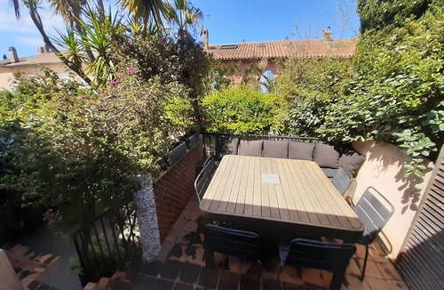 Porquerolles House | NEW PRICE! Porquerolles Village house 130 m2 near Place d'Armes 8 people