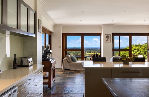 Wilsons Creek House | Oluka Vista Panoramic Hill Top Estate w Pool Cinema Tennis Court