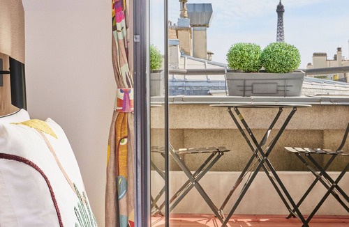 Porte-Dauphine Hotel | Plaza Tour Eiffel Hotel