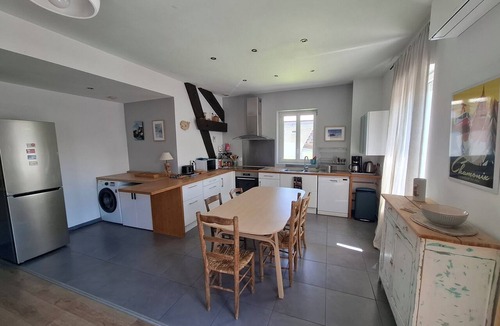 Aix-les-Bains City Center Apartment | Quiet, bright apartment, 400 metres from the town center, with parking lot