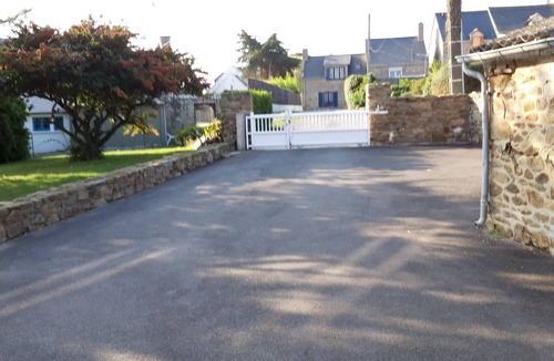 Cancale House | quiet warm house renovated 200 m from the sea-port range