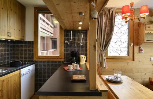 Belle Plagne Apartment | Résidence Pierre De Soleil - Appartement chaleureux et rénové · Skis aux pieds MAE-3575
