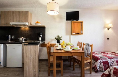 Meribel-Mottaret Apartment | Residence Odalys Le Hameau du Mottaret - 2 Rooms 5 People