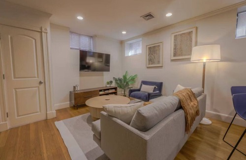 Fenway–Kenmore Apartment | Simple 2 Bd/2 bth | Washer/Dryer | Close to Fenway