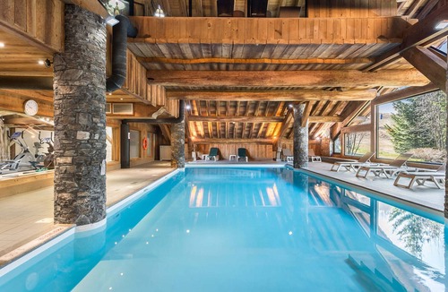 Meribel Village Apartment | Ski-in Duplex with pool and pets allowed