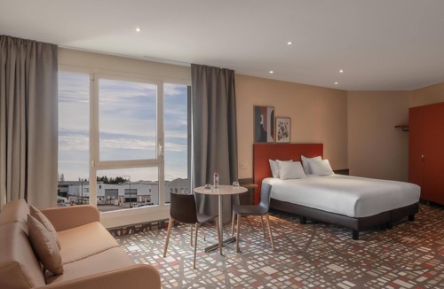 Genas Hotel | Spark by Hilton Lyon Eurexpo