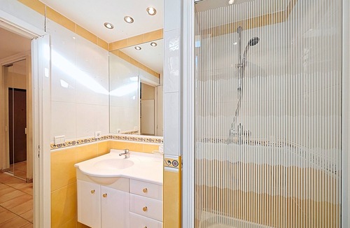 Cannes City Centre Apartment | Studio Commandant André 13 by Viva Riviera