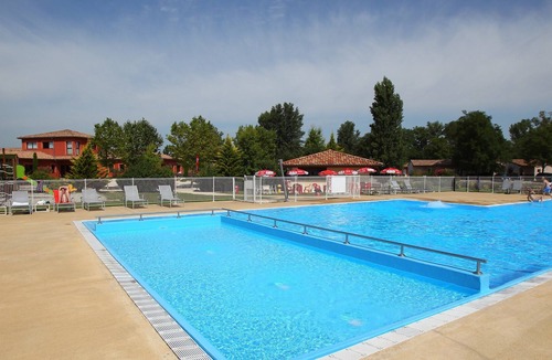 Chateauneuf-sur-Isere Apartment | Studio calme et spacieux | 2 piscines et sauna!