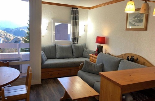 Eclose-Ouest Apartment | STUDIO + LIVING ROOM ALPE D'HUEZ QUARTIER PASSEAUX
