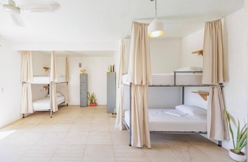 Los Tamarindos Hostel | Surfnest Hostel