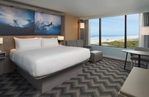 Cocoa Beach Hotel | Surfside Splendor | Onsite Pool + Beach Access | Close to Cocoa Beach