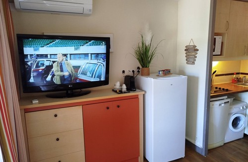 Cap Esterel Apartment | Swimming pools, entertainment, beach 300m away, air-conditioned, towels wifi free parking
