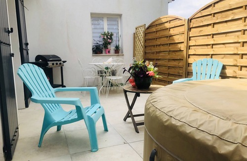 Camps-la-Source Villa | T2 Villa wing + jacuzzi