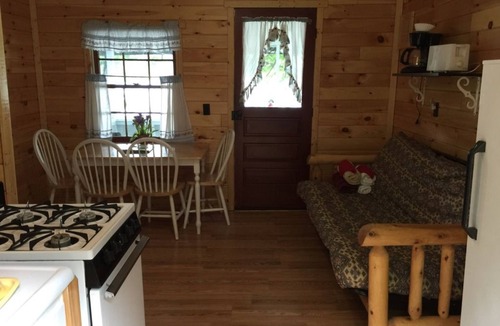 Lake Luzerne-Hadley Cottage | The Elms Waterfront Cottages