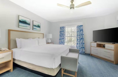 West Kissimmee Hotel | This Place Has Everything for a Great Trip! 2 Units with Kitchen, Outdoor Pool!