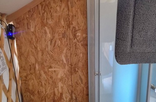 Querrien Cabin | Unique, fully equipped yurt for 4 people