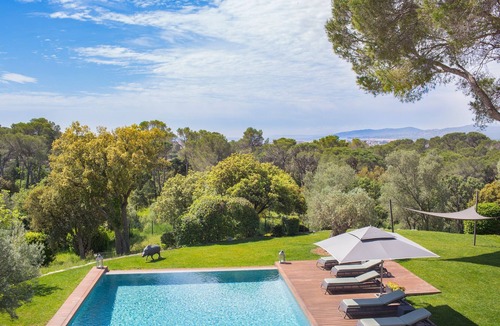 Saint-Raphael Villa | Villa Amalie - Fifteen Bedroom Villa, Sleeps 32