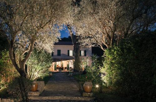 Cassis Villa | Villavos- Le Bocage - Ancienne bastide Au charme authentique - piscine et jardin privés - 12 pers - Cassis