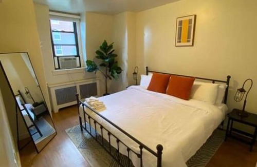Fenway–Kenmore Apartment | Wonderful Fenway 3 Bed 2bath Steps from Fenway Park