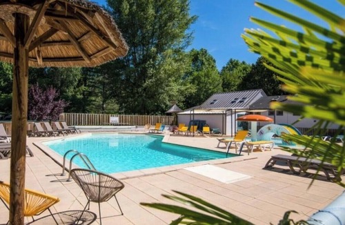 Florac House | ZEcamping 3 étoiles familial piscine chauffée pet friendly tente 30m2
