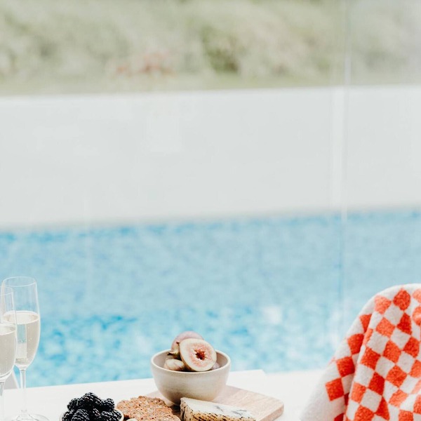 Fat Frog - Self contained luxury home, private heated pool