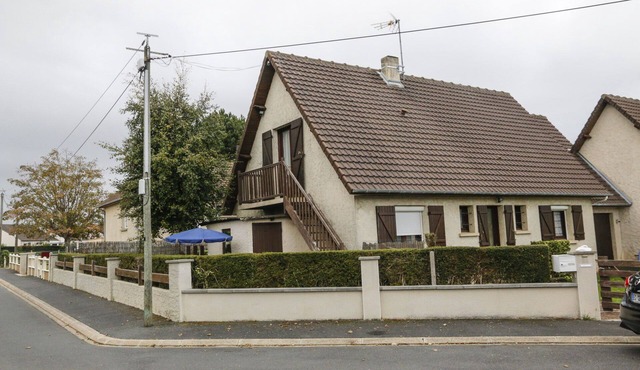 2* COURSEULLES/MER Apart BALCONY COURTYARD BBQ GARDEN SALON WIFI GARDEN VIEW.