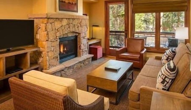 2 Valdoro Mountain Lodge Resort, Ski, Fireplace