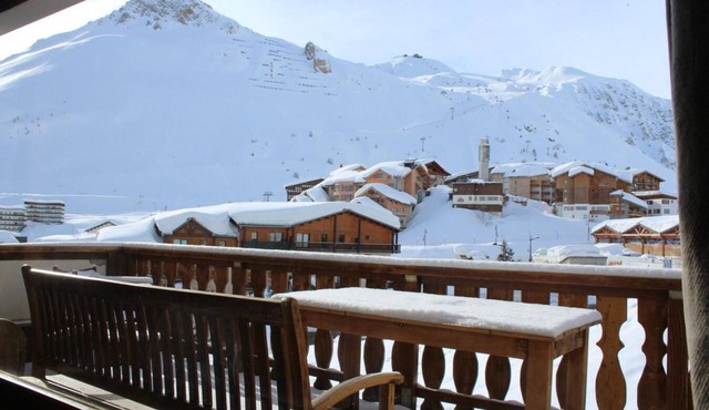 200m from resort center, view mountain, terrace, tv, ski locker, 70m², Tignes