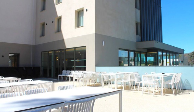 3 units w/Pool Access Near Circuit Paul Ricard, Sainte-Baume & Water Park Nearby