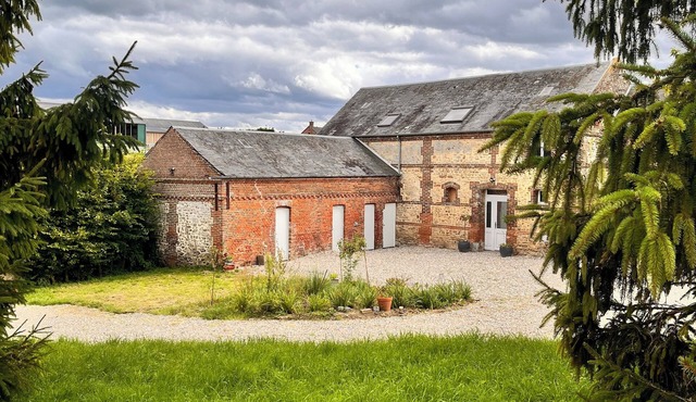 4-bedroom apartment in the countryside between Beauvais (25kms) and Rouen (50kms)