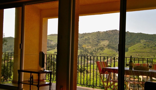 Air-conditioned villa, exceptional location in a private residence with pool
