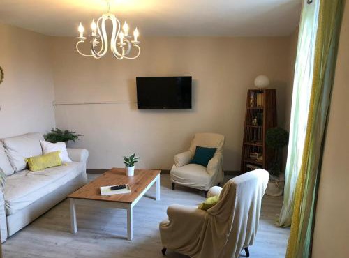 Appartement coeur de village avec Cour