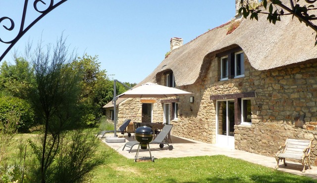 Authentic Breton cottage in the Gulf of Morbihan, 6 people