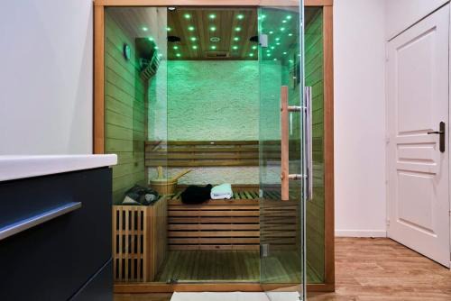 Baignoire Blaneo & Sauna 10 minutes de la gare